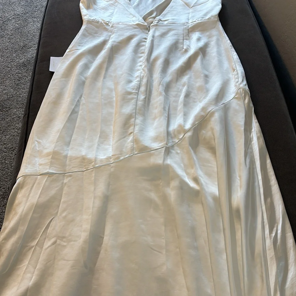 Lulus Wedding dress size XL Allure ivory satin Backless Cowl Neck. - Picture 12 of 16